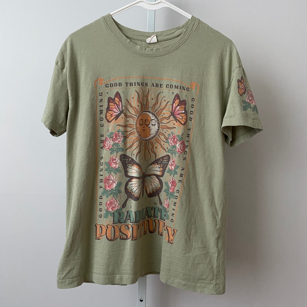 Vibe N' Cotton Boho Celestial Butterfly Sun Graphic Tee M Green